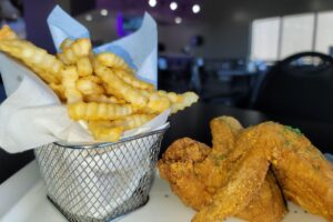 Chicken Wings (2) & Fries