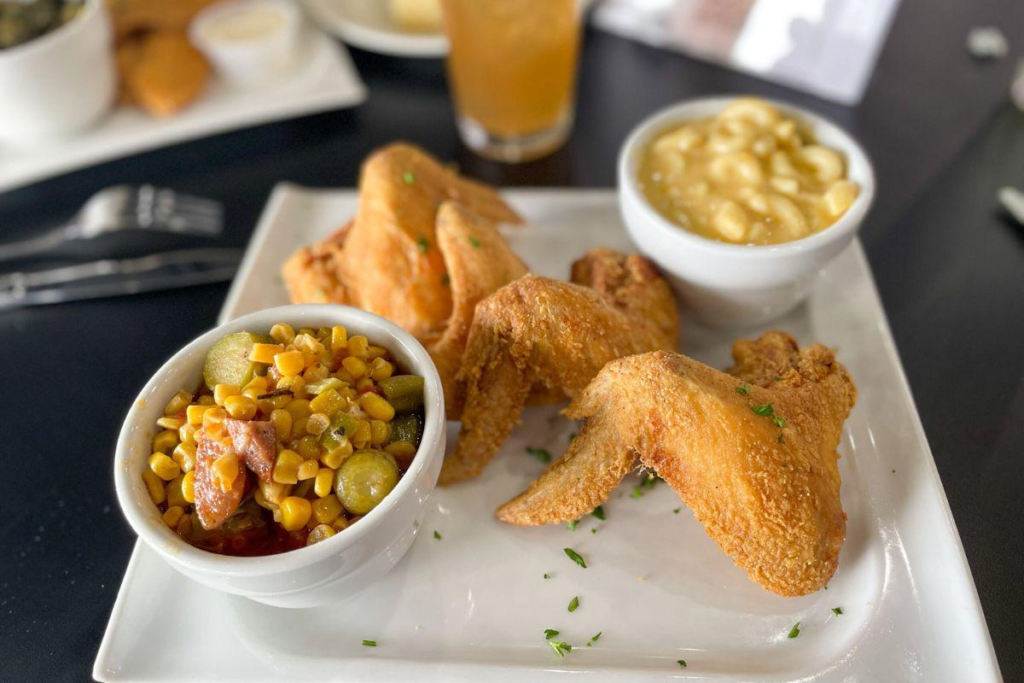 Golden Fried Chicken Wings (4 Wings)